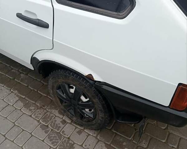 Белый ВАЗ 2109, объемом двигателя 1.3 л и пробегом 100 тыс. км за 700 $, фото 3 на Automoto.ua