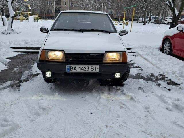 Белый ВАЗ 2109, объемом двигателя 1.3 л и пробегом 28 тыс. км за 1100 $, фото 3 на Automoto.ua