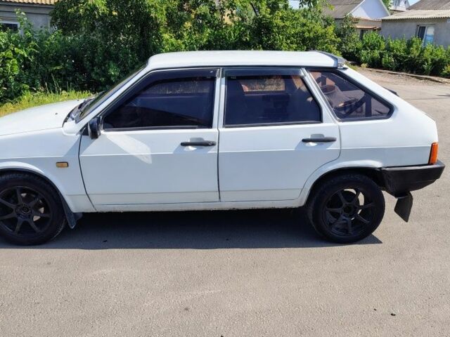 Белый ВАЗ 2109, объемом двигателя 1.3 л и пробегом 40 тыс. км за 1100 $, фото 2 на Automoto.ua