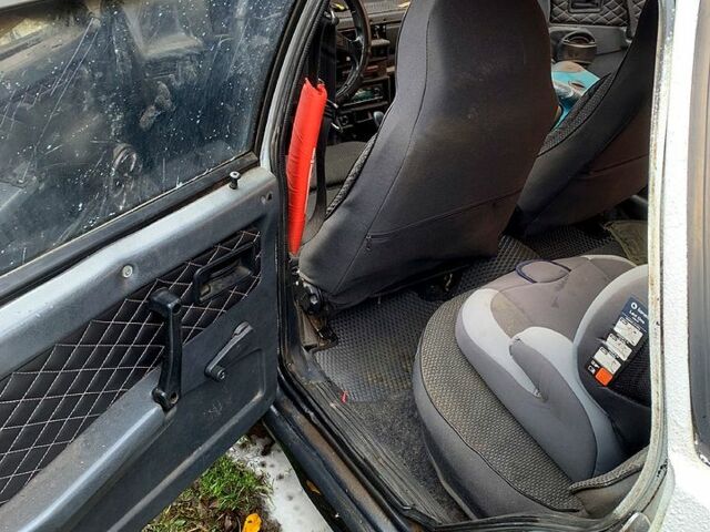 Белый ВАЗ 2109, объемом двигателя 1.3 л и пробегом 200 тыс. км за 1200 $, фото 6 на Automoto.ua