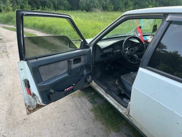 Белый ВАЗ 2109, объемом двигателя 1.5 л и пробегом 2 тыс. км за 602 $, фото 3 на Automoto.ua