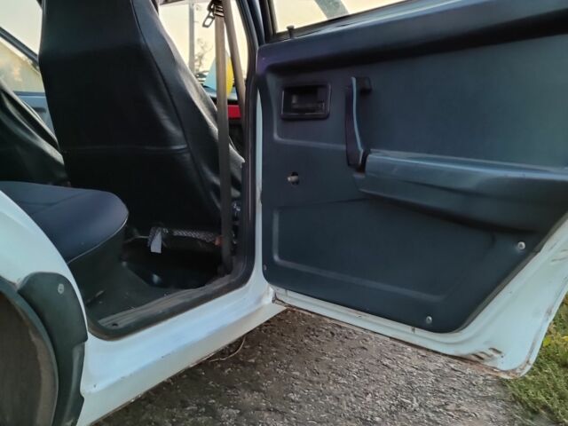 Білий ВАЗ 2109, об'ємом двигуна 1.3 л та пробігом 35 тис. км за 1079 $, фото 7 на Automoto.ua