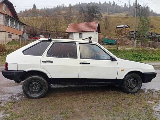 Белый ВАЗ 2109, объемом двигателя 1.5 л и пробегом 200 тыс. км за 450 $, фото 2 на Automoto.ua