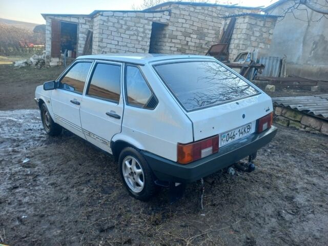 Белый ВАЗ 2109, объемом двигателя 0 л и пробегом 300 тыс. км за 1000 $, фото 5 на Automoto.ua