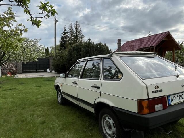 Белый ВАЗ 2109, объемом двигателя 1.5 л и пробегом 160 тыс. км за 1900 $, фото 3 на Automoto.ua