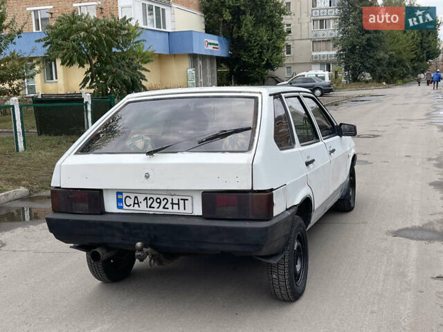 Белый ВАЗ 2109, объемом двигателя 1.5 л и пробегом 200 тыс. км за 650 $, фото 3 на Automoto.ua