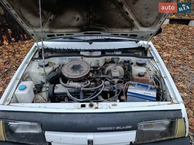 Белый ВАЗ 2109, объемом двигателя 1.3 л и пробегом 300 тыс. км за 850 $, фото 5 на Automoto.ua