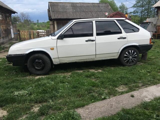 Белый ВАЗ 2109, объемом двигателя 1.5 л и пробегом 100 тыс. км за 336 $, фото 4 на Automoto.ua