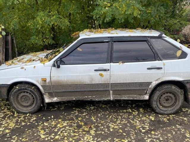 Белый ВАЗ 2109, объемом двигателя 1.3 л и пробегом 100 тыс. км за 600 $, фото 1 на Automoto.ua
