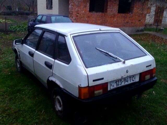 Белый ВАЗ 2109, объемом двигателя 1.3 л и пробегом 85 тыс. км за 250 $, фото 3 на Automoto.ua