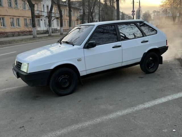 Белый ВАЗ 2109, объемом двигателя 1.5 л и пробегом 300 тыс. км за 1350 $, фото 1 на Automoto.ua