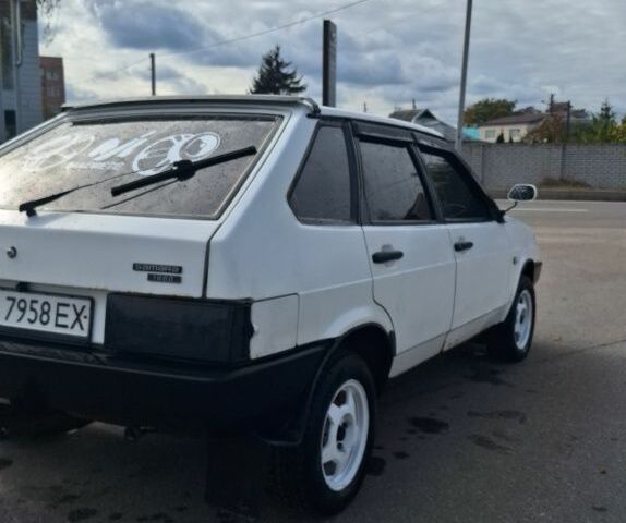 ВАЗ 2109 1992 у Кременчуге на Automoto.ua Білий ВАЗ 2109, об'ємом двигуна 1.5 л та пробігом 20 тис. км за 1400 $, фото 14 на Automoto.ua
