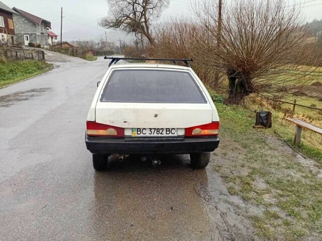 Белый ВАЗ 2109, объемом двигателя 1.5 л и пробегом 200 тыс. км за 450 $, фото 4 на Automoto.ua