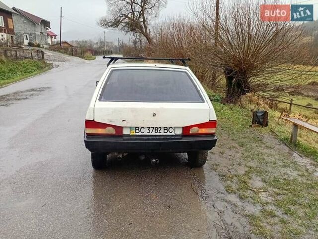 Белый ВАЗ 2109, объемом двигателя 1.5 л и пробегом 220 тыс. км за 450 $, фото 3 на Automoto.ua