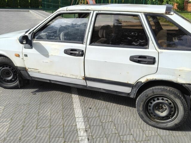 Белый ВАЗ 2109, объемом двигателя 0 л и пробегом 89 тыс. км за 450 $, фото 3 на Automoto.ua
