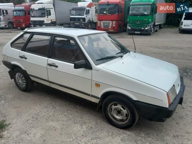 Белый ВАЗ 2109, объемом двигателя 1.5 л и пробегом 305 тыс. км за 1300 $, фото 1 на Automoto.ua