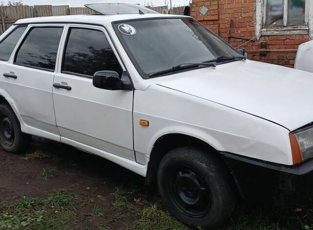 Белый ВАЗ 2109, объемом двигателя 0 л и пробегом 444 тыс. км за 1209 $, фото 1 на Automoto.ua