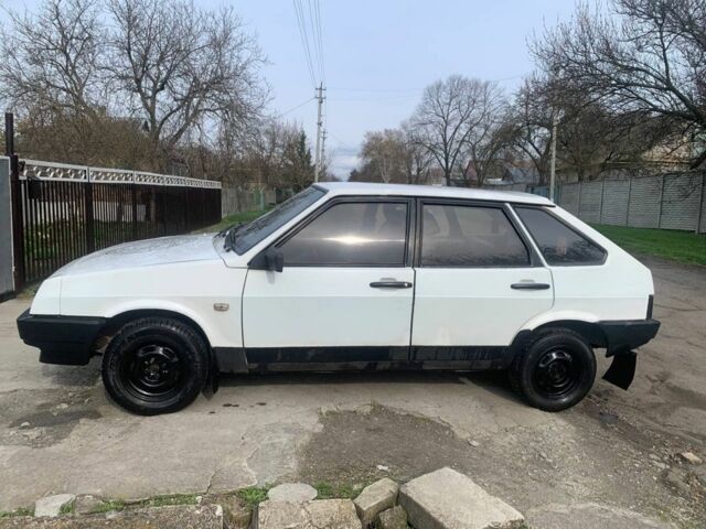 Белый ВАЗ 2109, объемом двигателя 1.3 л и пробегом 150 тыс. км за 607 $, фото 3 на Automoto.ua
