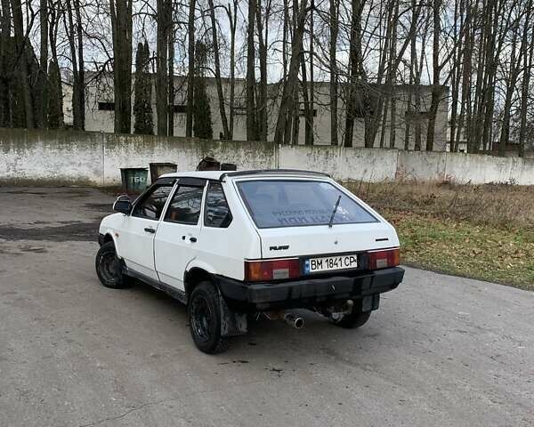 Белый ВАЗ 2109, объемом двигателя 1.3 л и пробегом 200 тыс. км за 1200 $, фото 3 на Automoto.ua