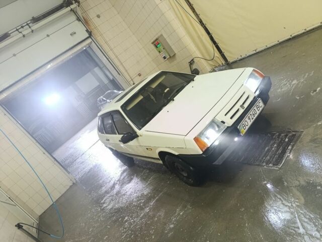 Белый ВАЗ 2109, объемом двигателя 1.3 л и пробегом 335 тыс. км за 1000 $, фото 4 на Automoto.ua