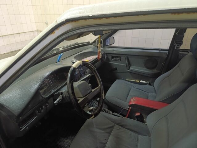 Белый ВАЗ 2109, объемом двигателя 1.3 л и пробегом 335 тыс. км за 1000 $, фото 3 на Automoto.ua