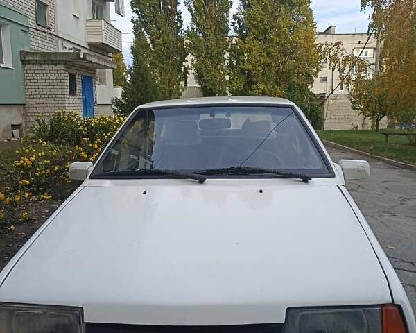 Белый ВАЗ 2109, объемом двигателя 1.3 л и пробегом 140 тыс. км за 828 $, фото 2 на Automoto.ua