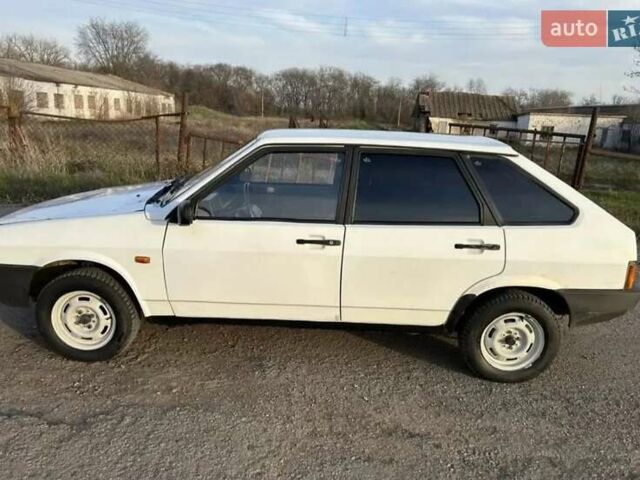 Белый ВАЗ 2109, объемом двигателя 1.29 л и пробегом 333 тыс. км за 800 $, фото 1 на Automoto.ua