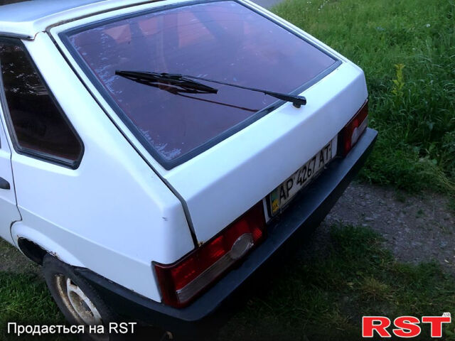 Белый ВАЗ 2109, объемом двигателя 1.3 л и пробегом 300 тыс. км за 800 $, фото 2 на Automoto.ua