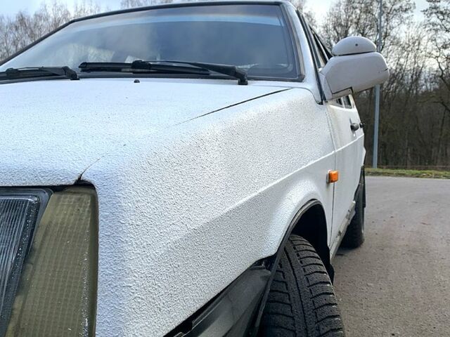 Белый ВАЗ 2109, объемом двигателя 1.3 л и пробегом 200 тыс. км за 1200 $, фото 5 на Automoto.ua