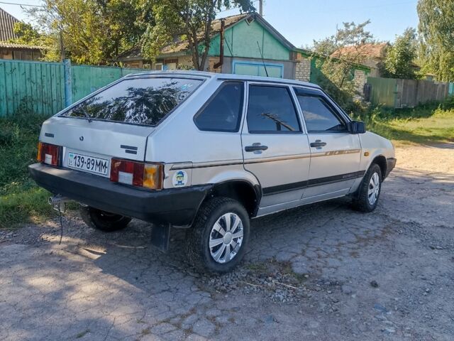 Белый ВАЗ 2109, объемом двигателя 0 л и пробегом 69 тыс. км за 1550 $, фото 3 на Automoto.ua