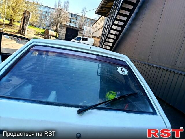 Белый ВАЗ 2109, объемом двигателя 13 л и пробегом 300 тыс. км за 1000 $, фото 2 на Automoto.ua