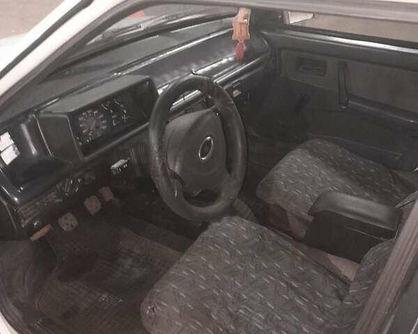 Белый ВАЗ 2109, объемом двигателя 1.5 л и пробегом 305 тыс. км за 1300 $, фото 6 на Automoto.ua