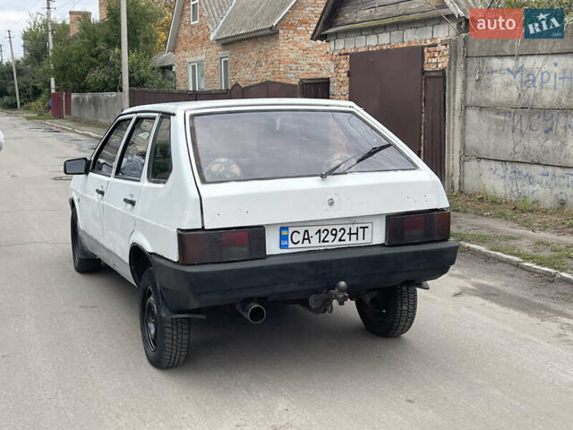 Белый ВАЗ 2109, объемом двигателя 1.5 л и пробегом 200 тыс. км за 650 $, фото 4 на Automoto.ua