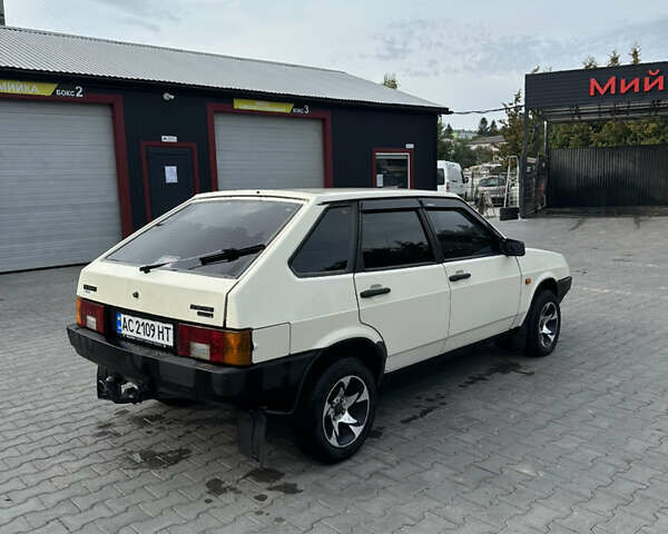 Белый ВАЗ 2109, объемом двигателя 1.3 л и пробегом 220 тыс. км за 1900 $, фото 1 на Automoto.ua