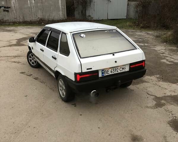Белый ВАЗ 2109, объемом двигателя 1.3 л и пробегом 352 тыс. км за 1300 $, фото 6 на Automoto.ua
