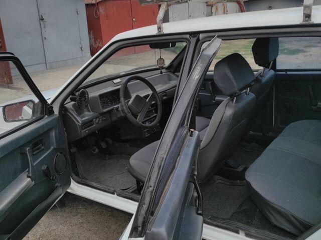 Белый ВАЗ 2109, объемом двигателя 1.3 л и пробегом 37 тыс. км за 1500 $, фото 3 на Automoto.ua