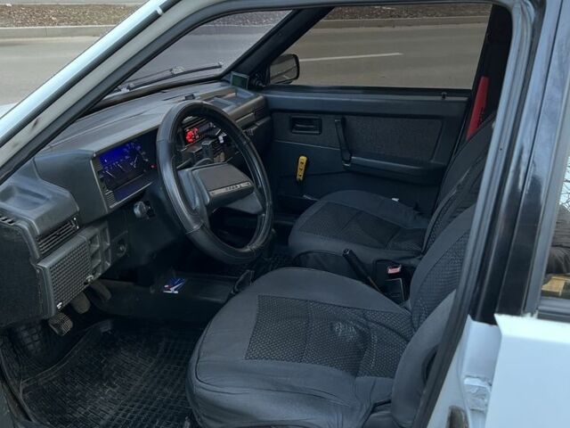 Белый ВАЗ 2109, объемом двигателя 1.5 л и пробегом 300 тыс. км за 1350 $, фото 5 на Automoto.ua