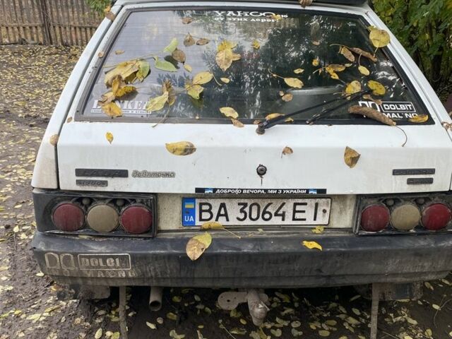 Белый ВАЗ 2109, объемом двигателя 1.3 л и пробегом 100 тыс. км за 600 $, фото 2 на Automoto.ua