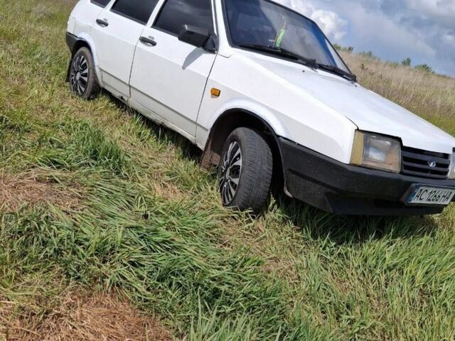 Белый ВАЗ 2109, объемом двигателя 1.5 л и пробегом 100 тыс. км за 336 $, фото 2 на Automoto.ua