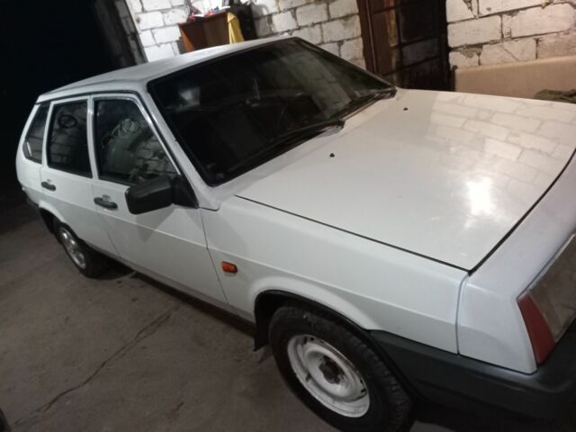 Белый ВАЗ 2109, объемом двигателя 0 л и пробегом 300 тыс. км за 1000 $, фото 3 на Automoto.ua