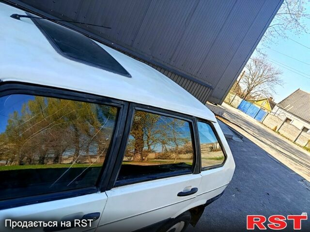 Белый ВАЗ 2109, объемом двигателя 13 л и пробегом 300 тыс. км за 1000 $, фото 5 на Automoto.ua