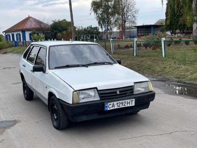 Белый ВАЗ 2109, объемом двигателя 1.5 л и пробегом 155 тыс. км за 650 $, фото 2 на Automoto.ua