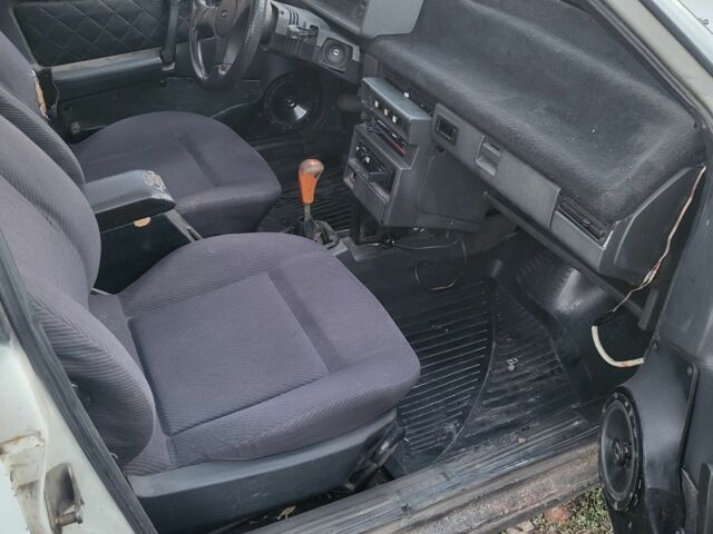 Белый ВАЗ 2109, объемом двигателя 2 л и пробегом 440 тыс. км за 713 $, фото 3 на Automoto.ua