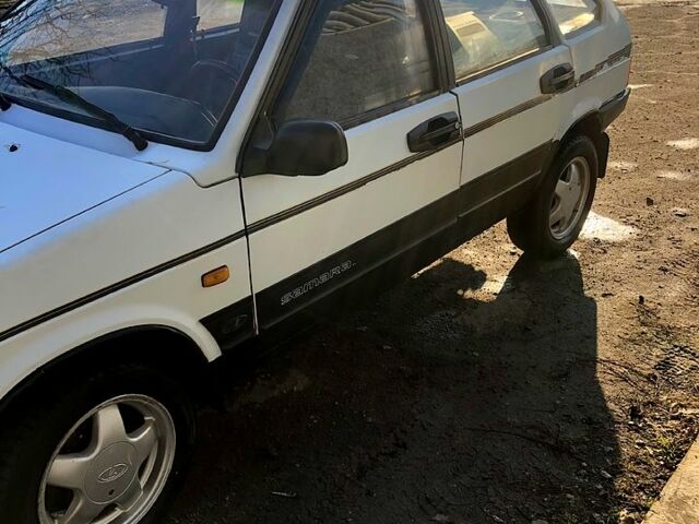 Белый ВАЗ 2109, объемом двигателя 1.5 л и пробегом 0 тыс. км за 900 $, фото 2 на Automoto.ua