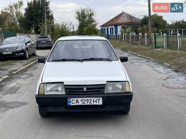 Белый ВАЗ 2109, объемом двигателя 1.5 л и пробегом 200 тыс. км за 650 $, фото 1 на Automoto.ua