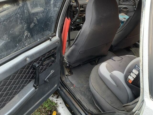 Белый ВАЗ 2109, объемом двигателя 1.3 л и пробегом 230 тыс. км за 1100 $, фото 7 на Automoto.ua