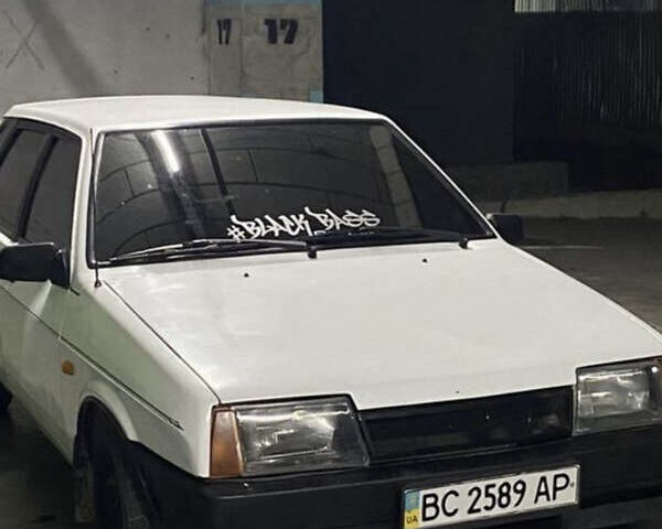Белый ВАЗ 2109, объемом двигателя 1.5 л и пробегом 180 тыс. км за 900 $, фото 2 на Automoto.ua
