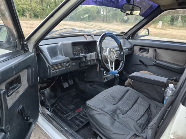 Белый ВАЗ 2109, объемом двигателя 1.5 л и пробегом 300 тыс. км за 785 $, фото 5 на Automoto.ua