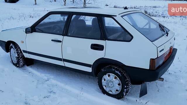 Белый ВАЗ 2109, объемом двигателя 1.5 л и пробегом 160 тыс. км за 1100 $, фото 6 на Automoto.ua