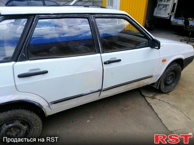 Белый ВАЗ 2109, объемом двигателя 1.3 л и пробегом 82 тыс. км за 480 $, фото 2 на Automoto.ua
